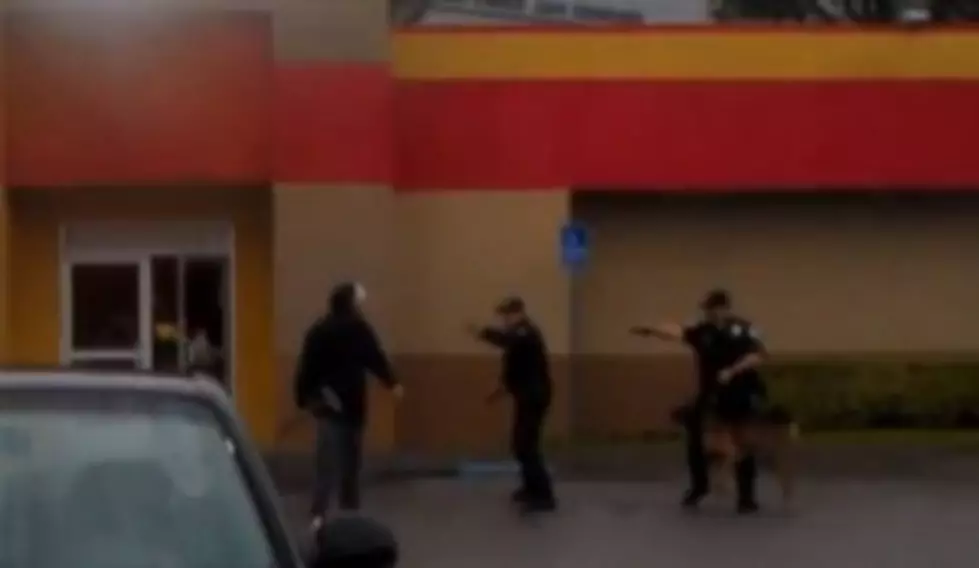 Suspect with Crowbar Shot Outside Carl&#8217;s Jr. [VIDEO]