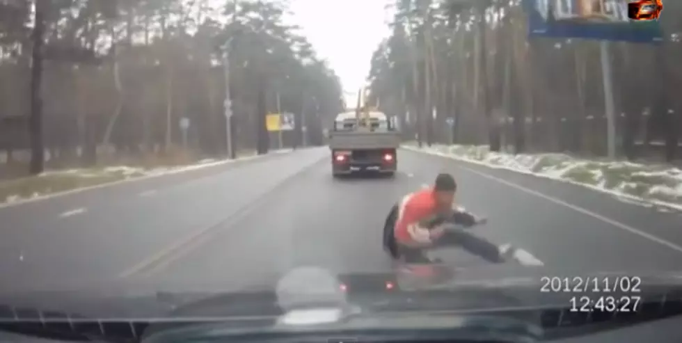 Watch as Scam Artists Throw Themselves In Front of Cars [VIDEO]
