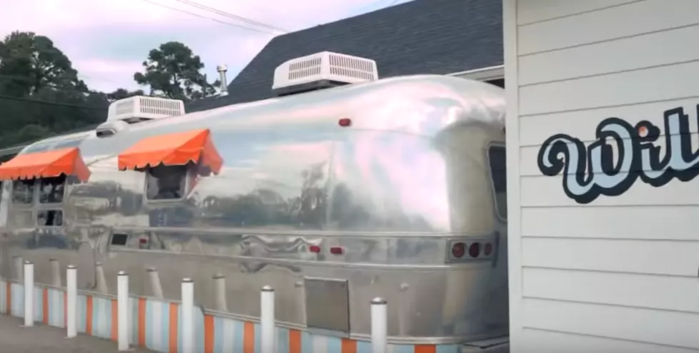 One Texas Restaurant Serves Up Burgers in an Airstream Trailer