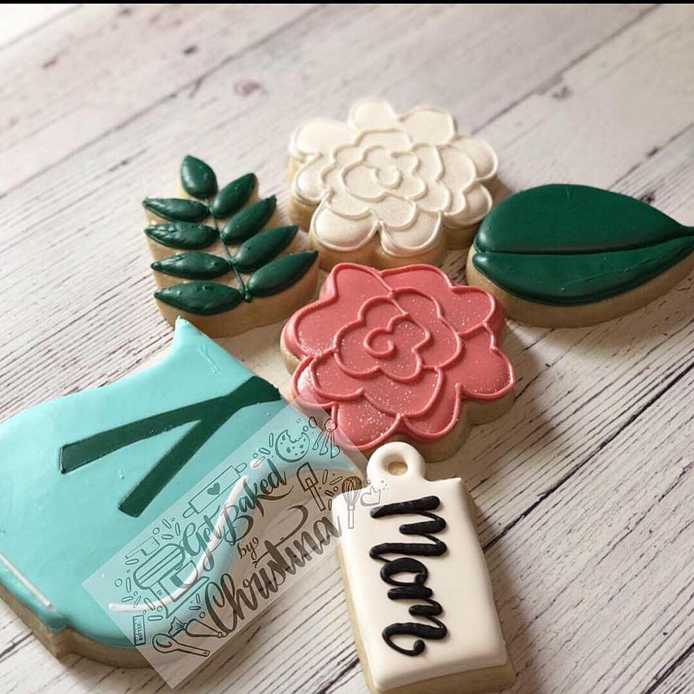 Take The Kids To Decorate Cookies For Mother’s Day