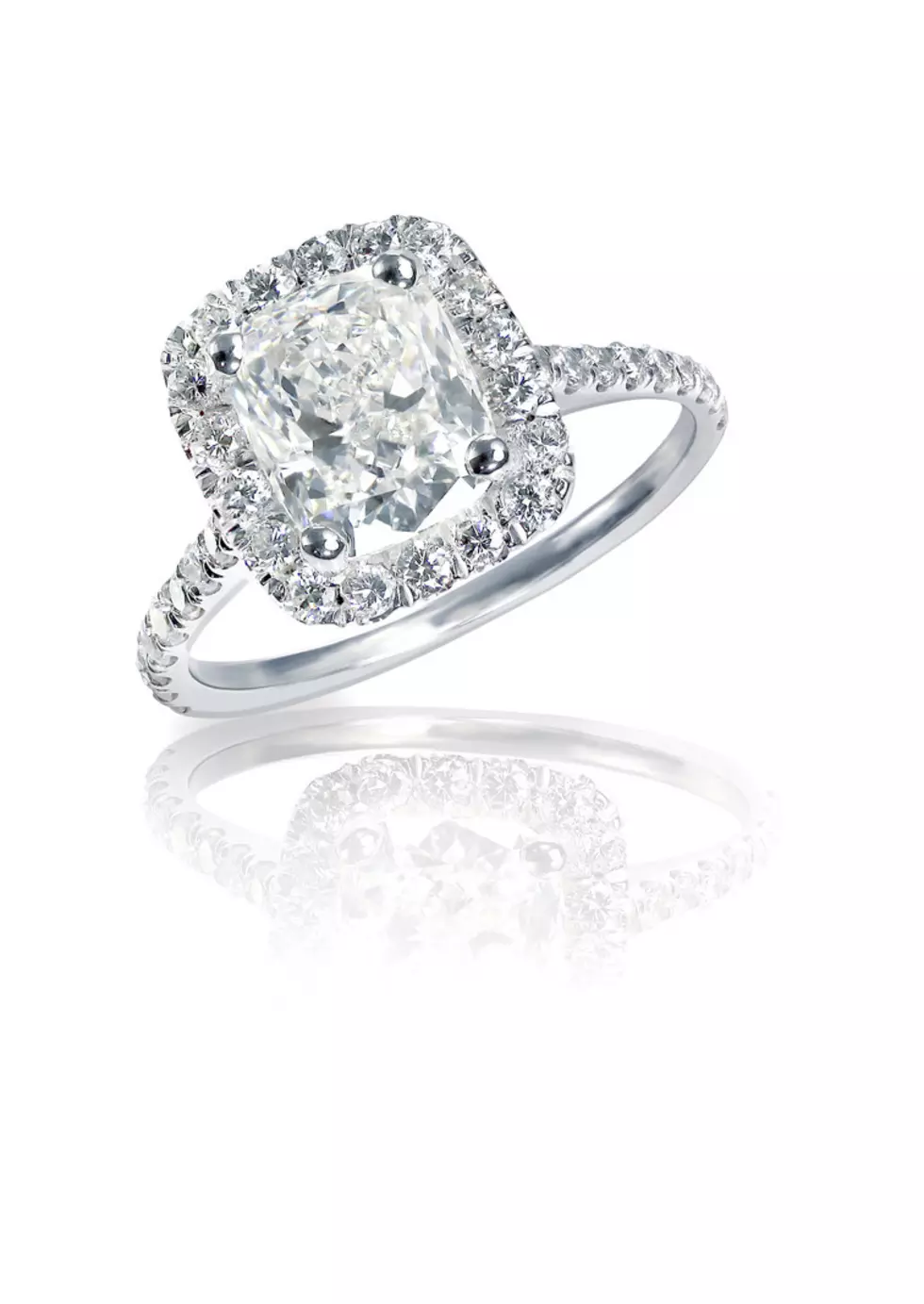Ready To Propose? Let’s Explore Diamond Cuts & Styles [GALLERY]