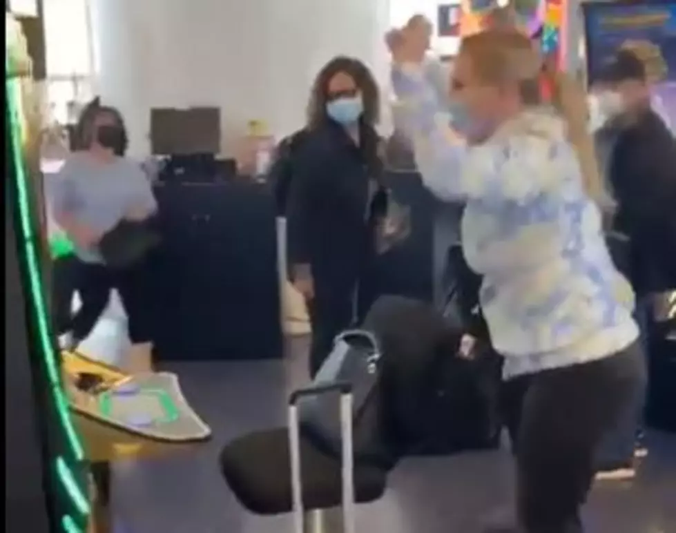 [WATCH] Texas Woman Scores $302,000 While Waiting For Flight