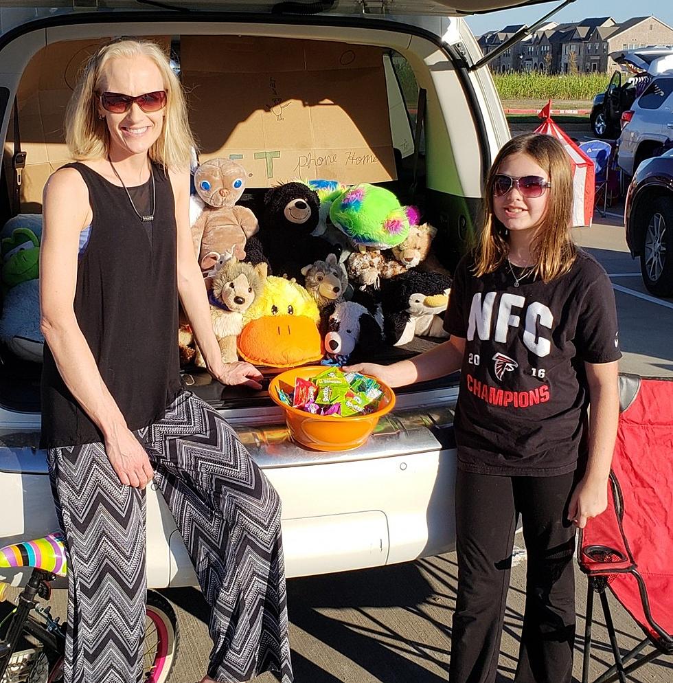A Warning to Those Passing Out Candy at a Trunk-or-Treat