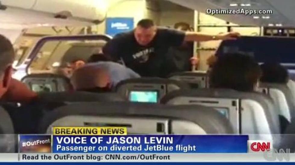 JetBlue Pilot Goes Crazy While Plane Makes Emergency Landing in Amarillo [VIDEO]