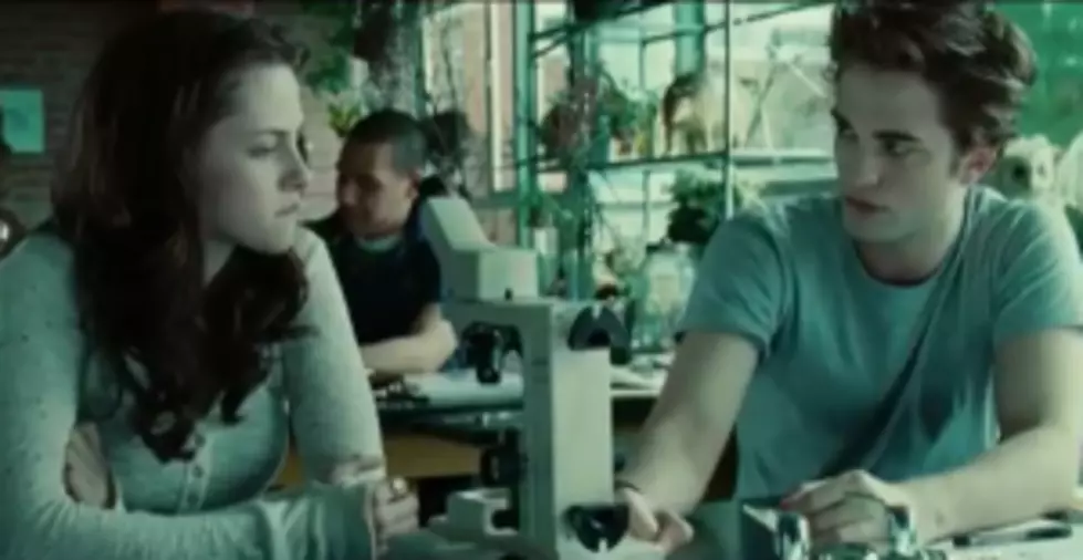 Kristen Stewart and Robert Pattinson are in This Weeks &#8216;Bad Lip Reading&#8221; Scene [VIDEO]