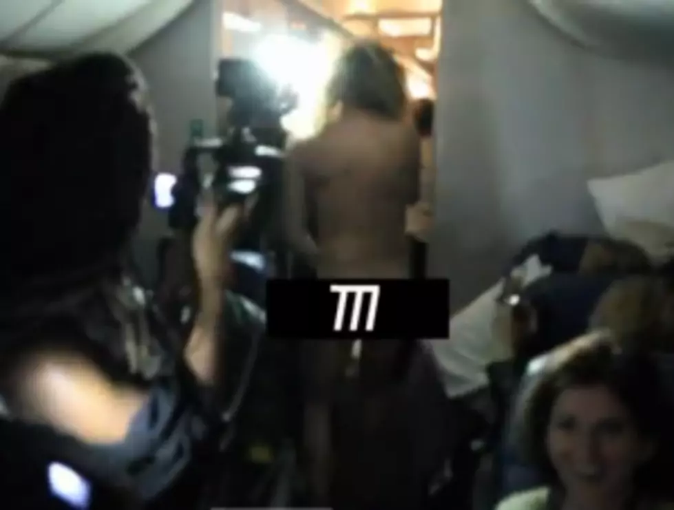 Rihanna&#8217;s &#8220;777&#8221; Tour Leads to Streaking and Misery? [VIDEO]
