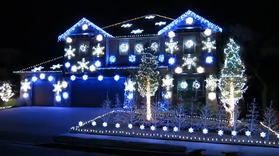 Gangnam Christmas Lights? [VIDEO]