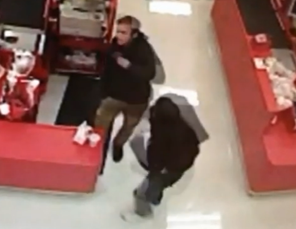 Katt Williams Slaps a Target Cashier Then Takes Off on a Motorized Cart [VIDEO]