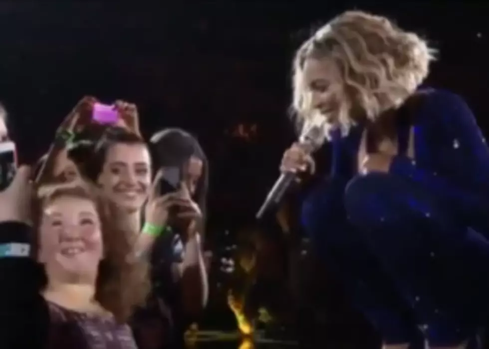 Beyonce&#8217; Sings With a Blind Young Fan [VIDEO]
