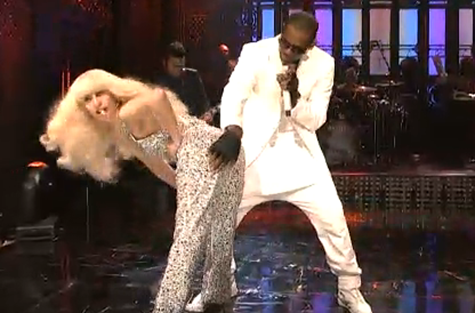 Lady Gaga and R. Kelly Get Raunchy While Performing on &#8220;Saturday Night Live&#8221; (Video)
