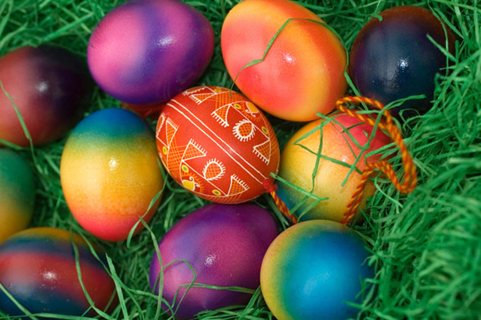 Need Some Ideas for Dyeing Easter Eggs This Sunday? Watch These [VIDEO]