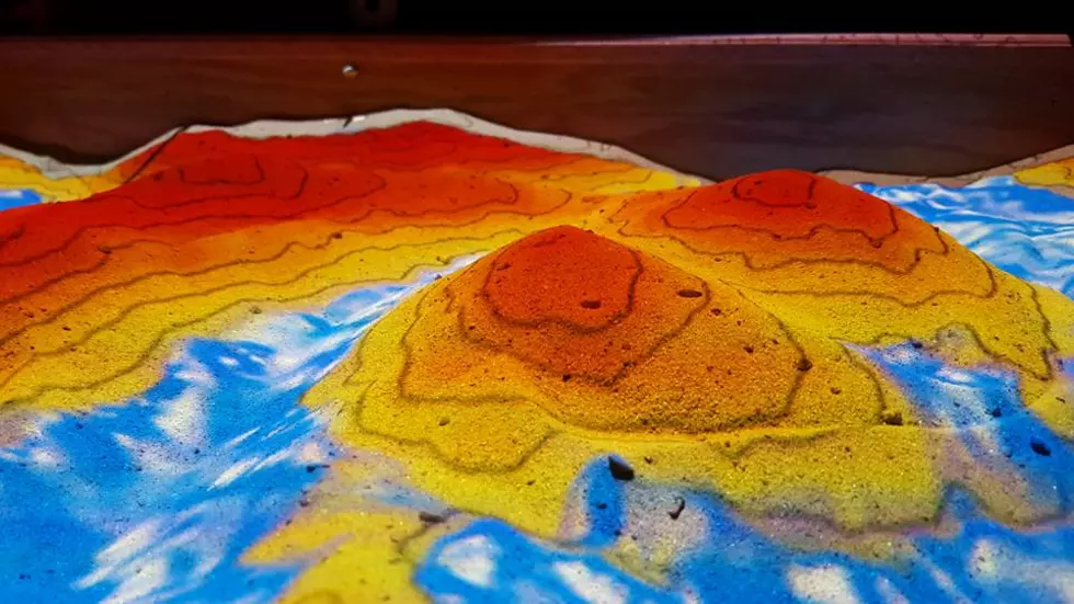Mackenzie Middle School Students Made an Augmented Reality Sandbox That Is Really Cool [VIDEO]