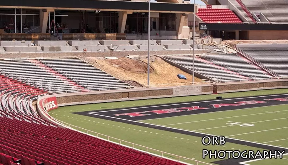 Jones AT&T Stadium Loses One of Its Iconic Double Ts [Pictures]