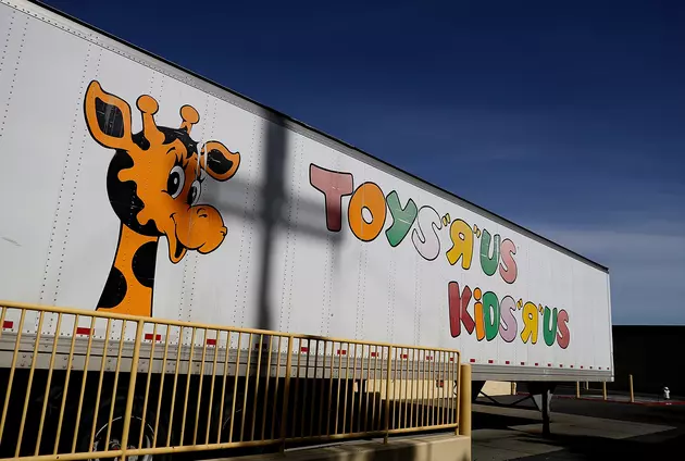 Toys &#8216;R&#8217; Us Founder Dies the Day the Company&#8217;s Liquidation Sale Starts