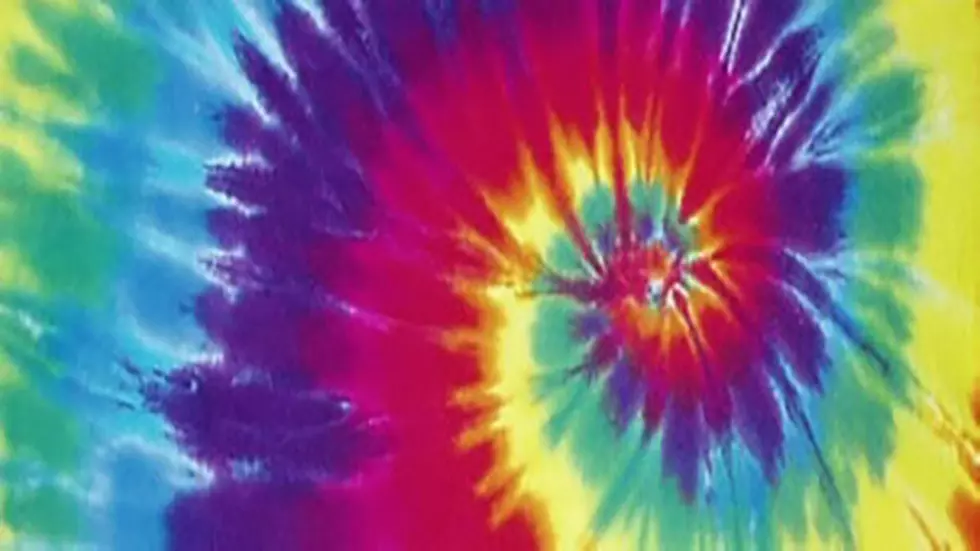 Got Kids Who Love Crafts? Let Them Learn How To Tye-Dye!