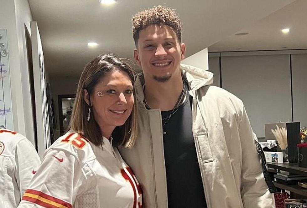 Patrick Mahomes’ Mom Shuts Down Online Rumor About Her Son