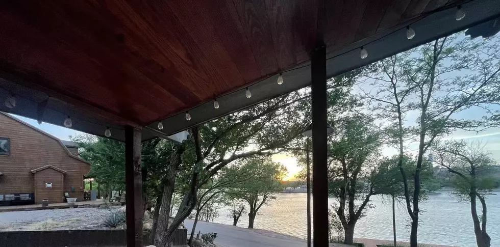 This Buffalo Springs Lake House Could Be Yours for Only $325,000