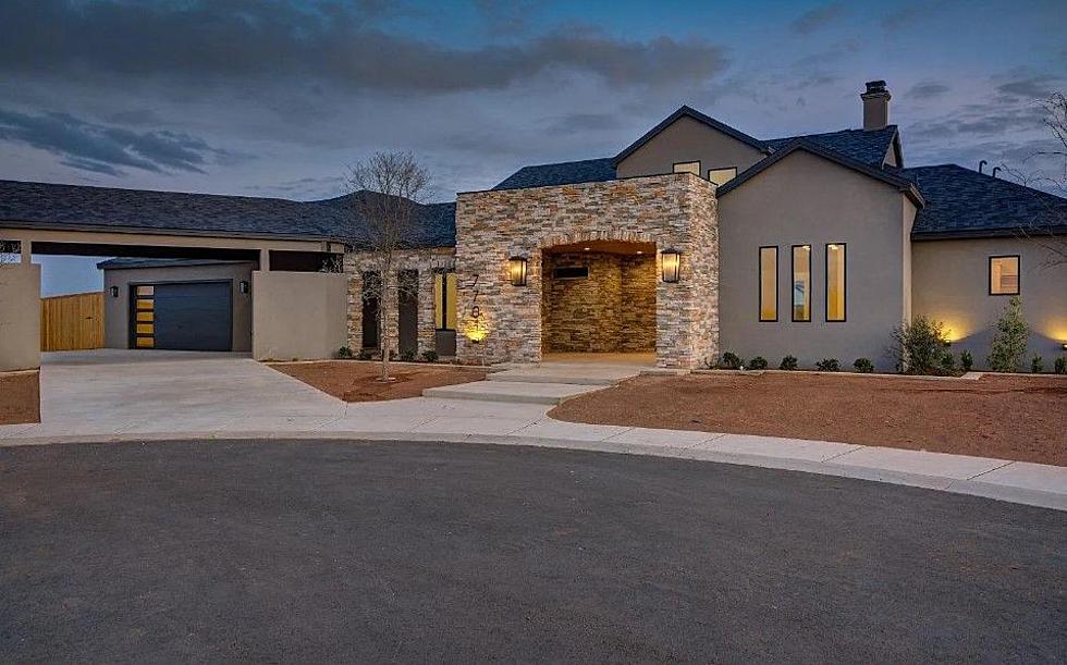 Live Among West Texas Vineyards in This Gorgeous New Home 