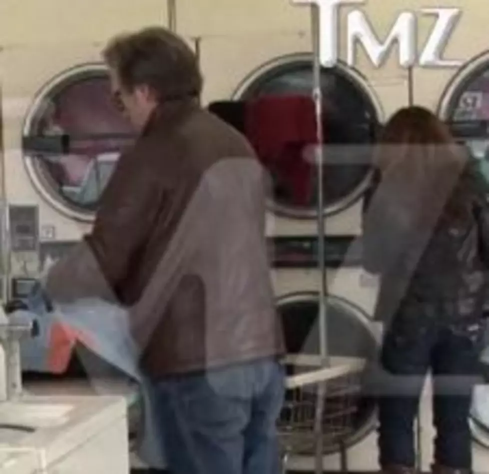 Eric Clapton Does His Own Laundry [VIDEO]