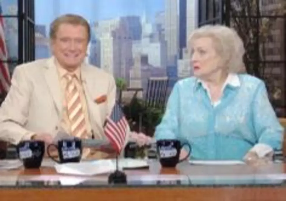 Betty White Sat in for Kelly Ripa on &#8220;Live! With Regis and Kelly&#8221; [VIDEO]