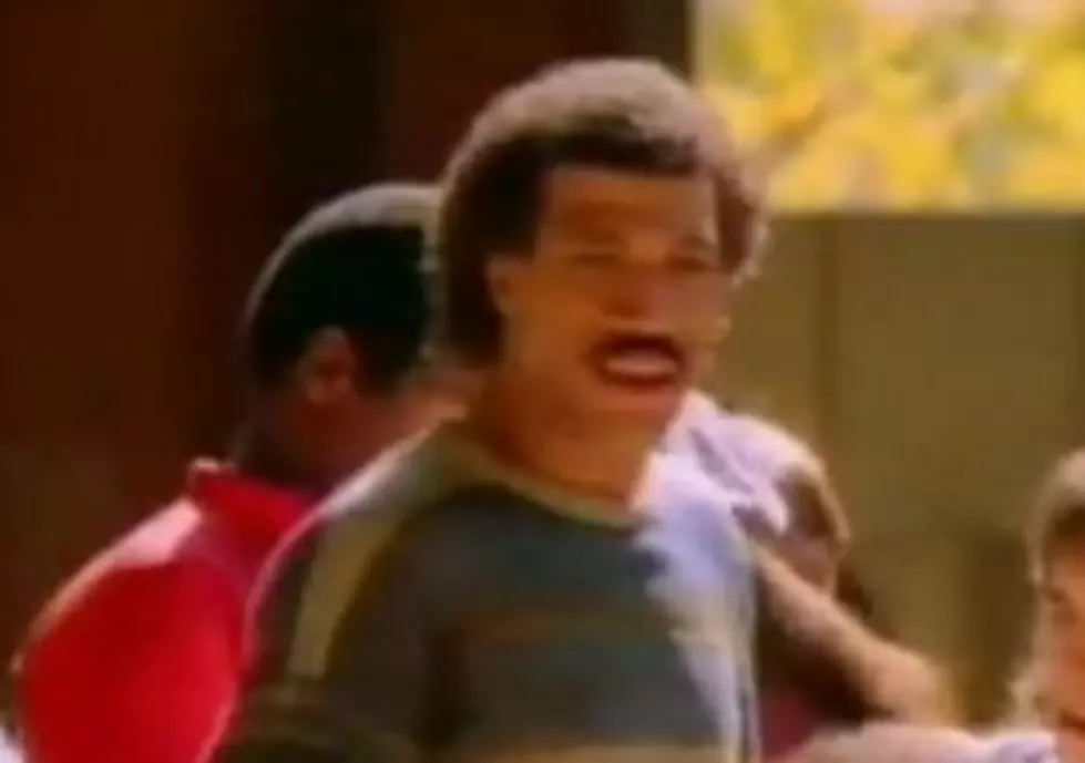 Movie Characters Edited Together to Sing Lionel Richie&#8217;s &#8216;Hello&#8217; [VIDEO]