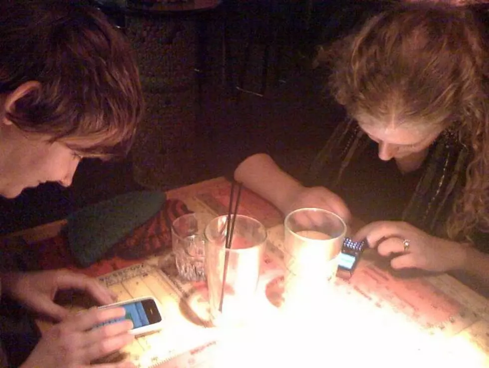 Genius Idea Alert! &#8216;The Phone Stack&#8217; &#8211; The Game That Keeps People from Texting During Dinner