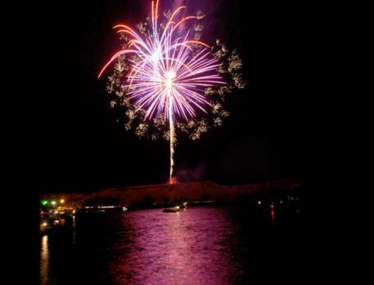 Kool FM’s 2013 Buffalo Springs Lake Fireworks Extravaganza Happens This