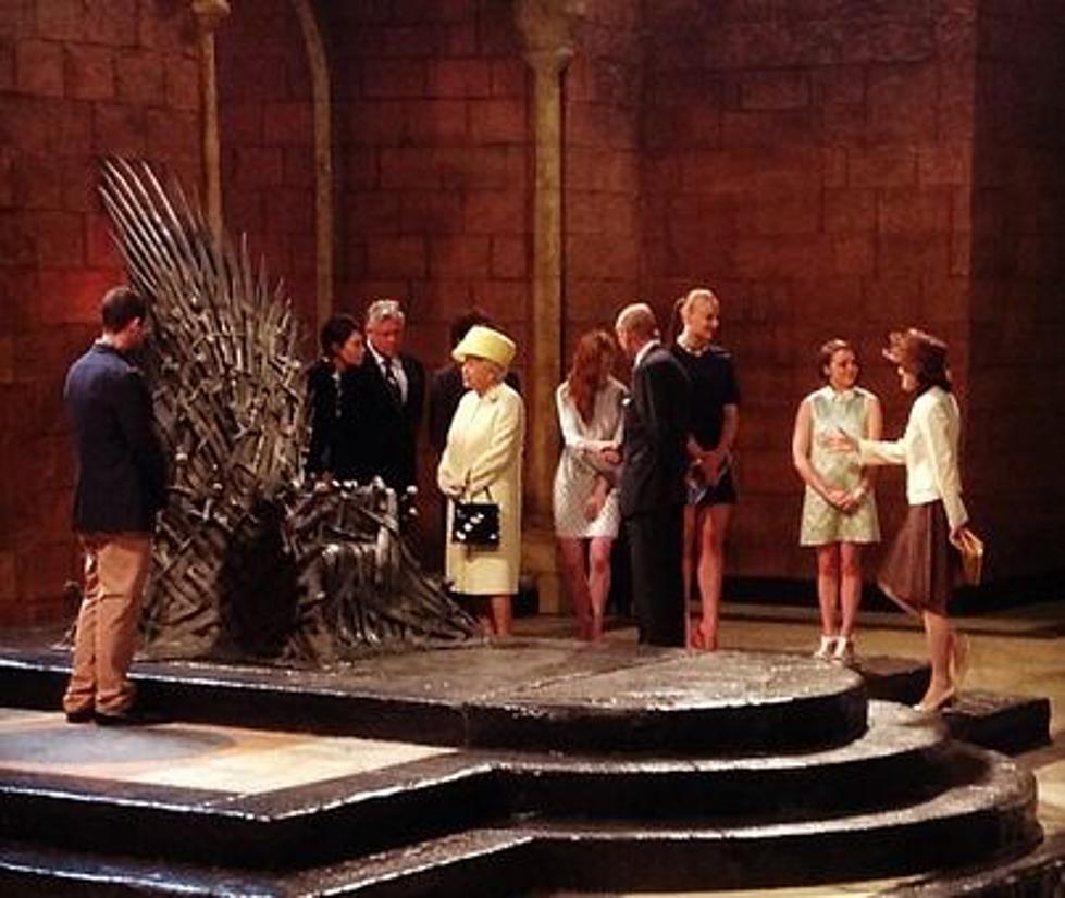 Queen Elizabeth Visited the Set of “Game of Thrones”…But She DIDN’T Sit on the Iron Throne!