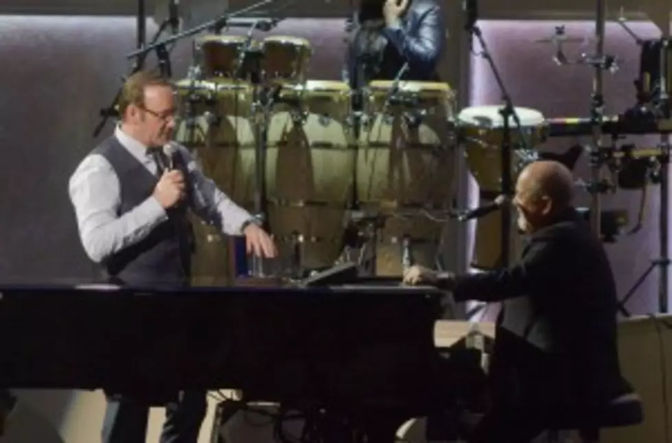Billy Joel &#038; Kevin Spacey Duet Tonight [Video]