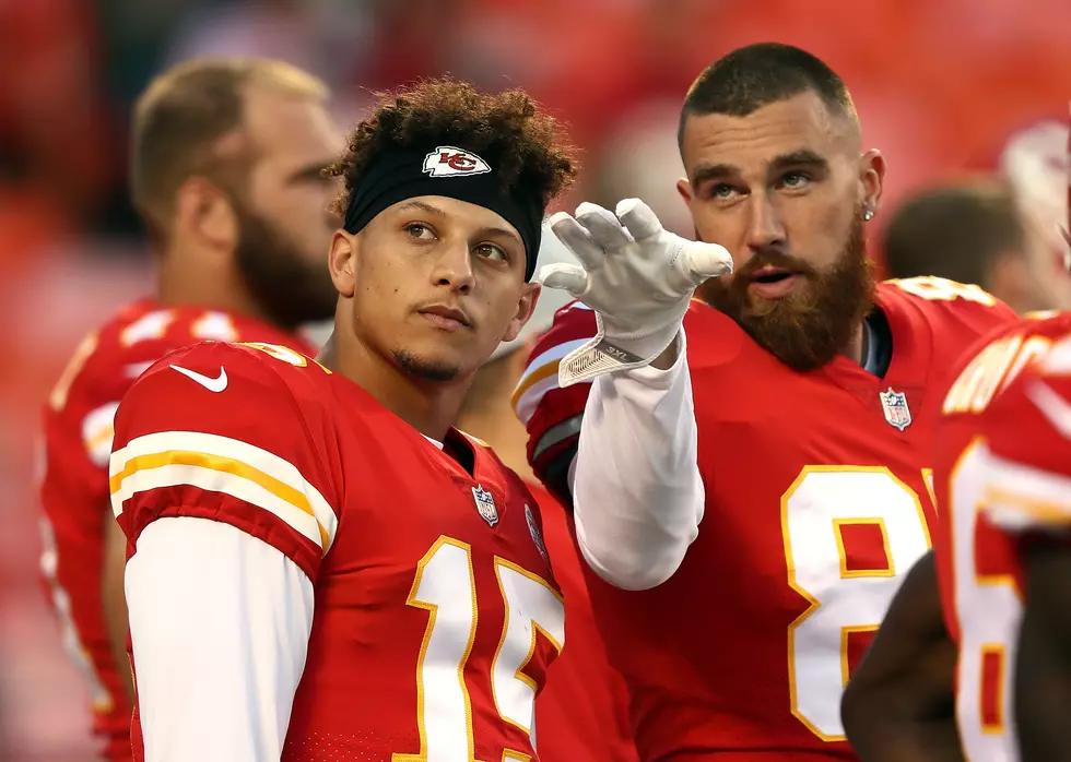 Patrick Mahomes, Travis Kelce goof off at Gehrig Dieter's wedding