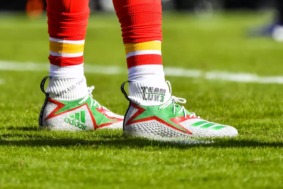 If You Want To Bid On Patrick Mahomes&#8217; #TeamLuke Cleats Here&#8217;s The Link
