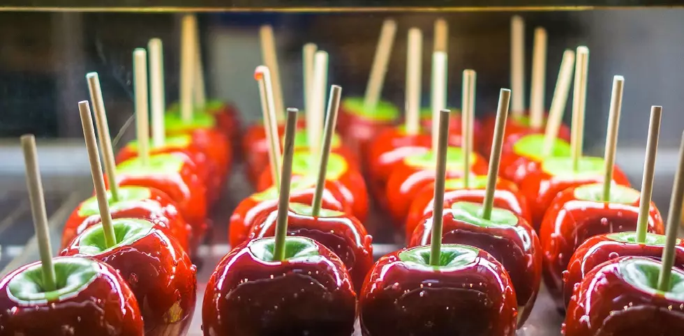 Have You Stopped to See Lubbock’s 50th Street Candy Apple Man?