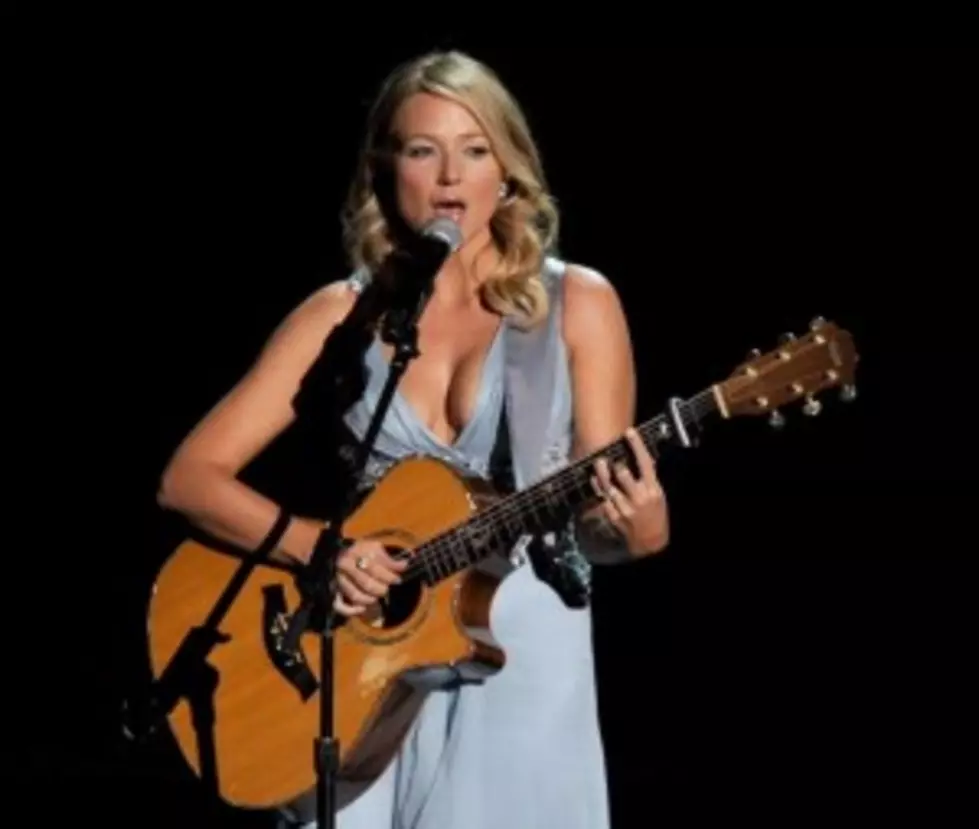 Jewel Wants To Hear You Sing [VIDEO]