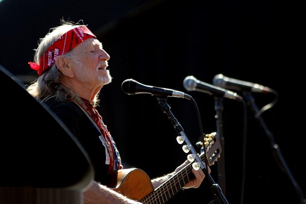 Willie Nelson Helps Victims In Japan [VIDEO]