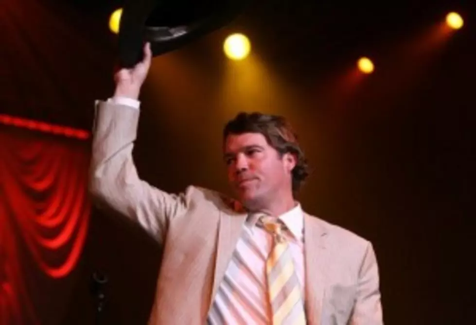 Clay Walker&#8217;s An Ol&#8217; Softie &#8211; He Almost Loses It! [VIDEO]