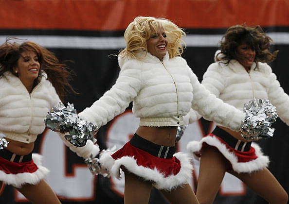 nfl cheerleaders christmas outfits