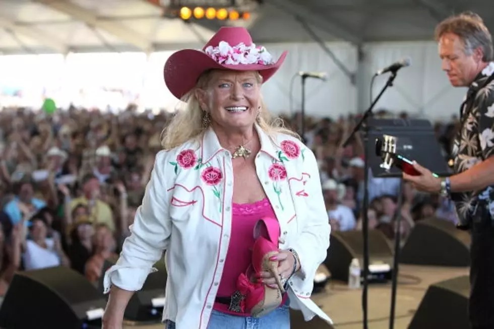 Rick’s Retro Rack Goes To The Rose Garden With Lynn Anderson [VIDEO]