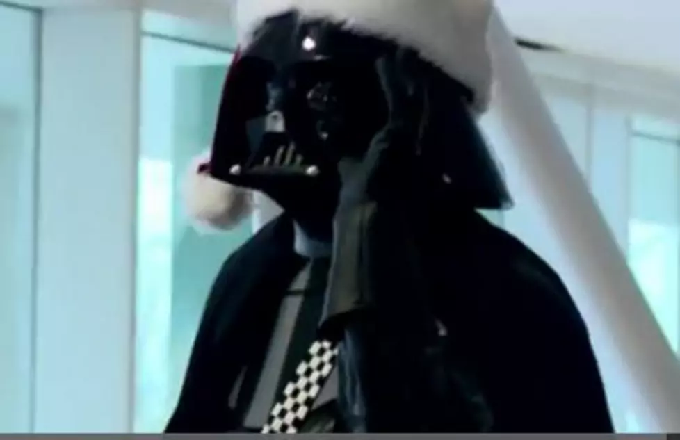 Darth Vader Leads the Holiday FLash Mob [VIDEO]