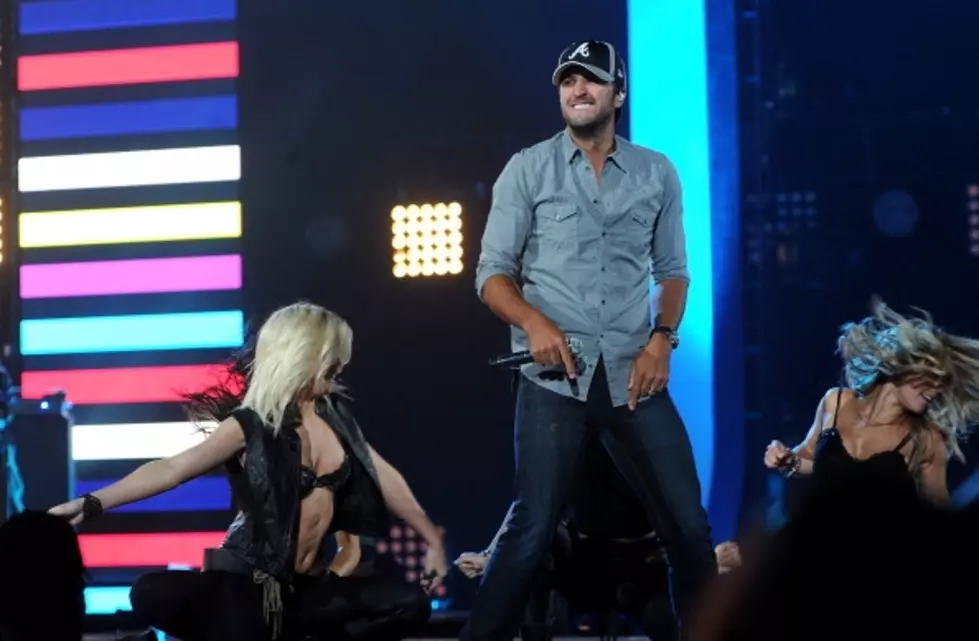 Luke Bryan Says Rain Is A Good Thing On A Thirsty Thursday [VIDEO]