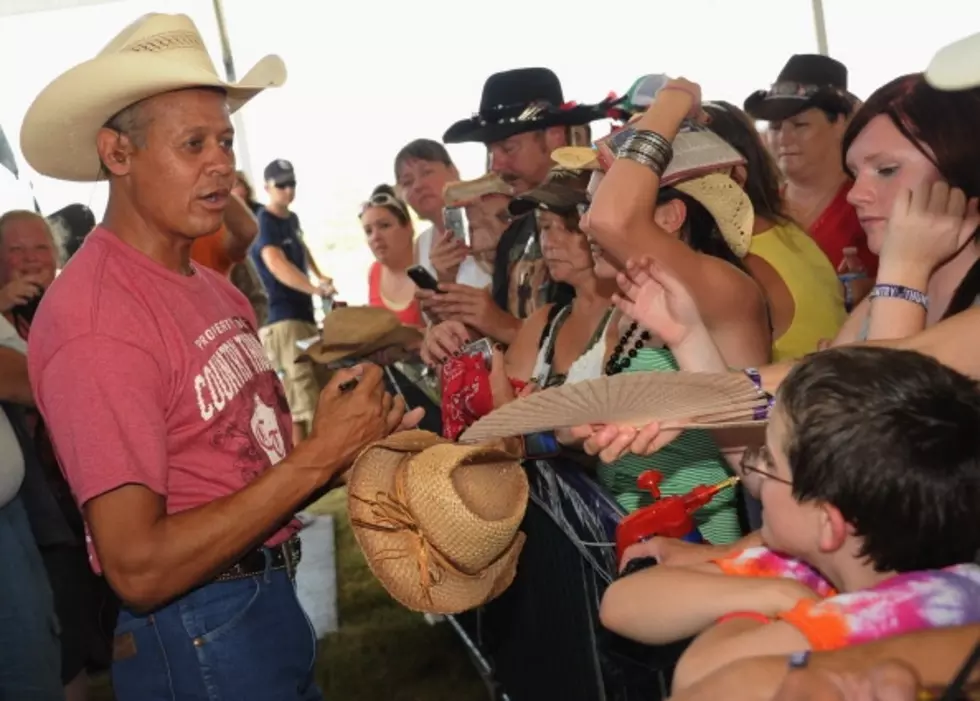 Billy’s Got Those Beer Goggles On With Neal McCoy On Thirsty Thursday [VIDEO]