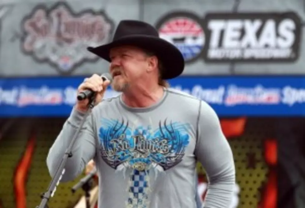 Trace Adkins Links Up with the Sausage Business [VIDEO]