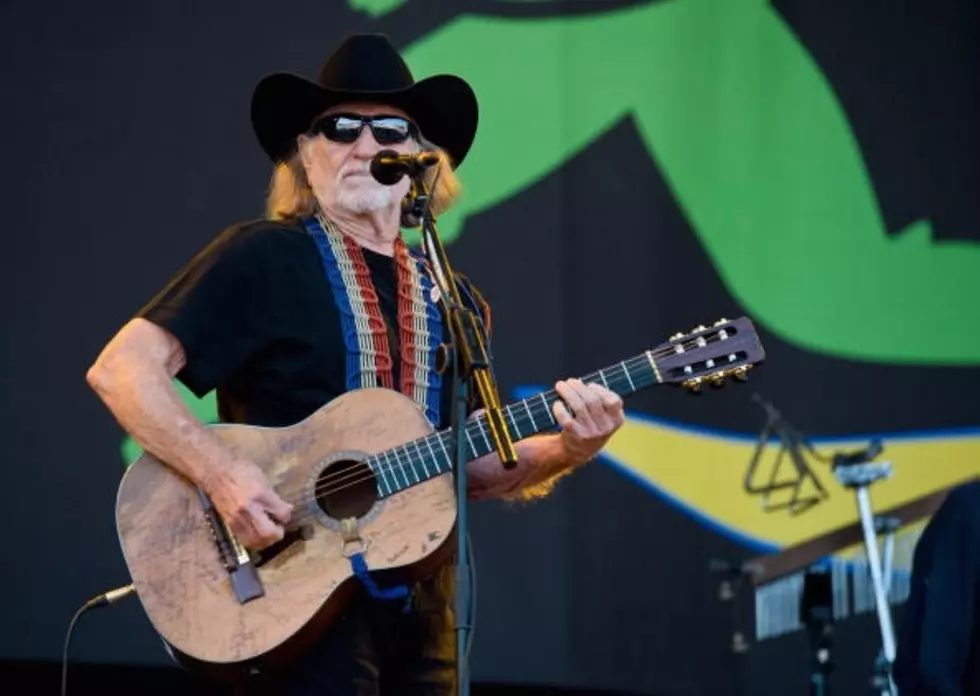 Willie Nelson Gets His Own Statue In Austin [VIDEO]