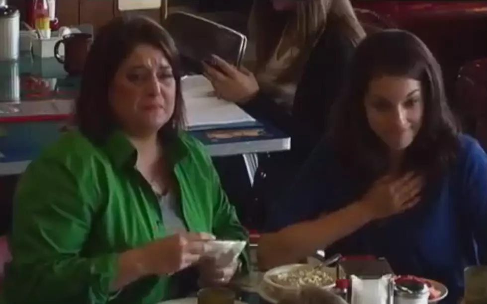 Hidden Camera Footage From Inside Texas Diner with Shock You [VIDEO]