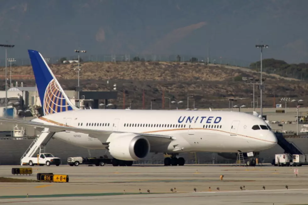 United Airlines Delays Flight for Lubbock Man to Make It Home In Time to Say Goodbye to Dying Mother [VIDEO]