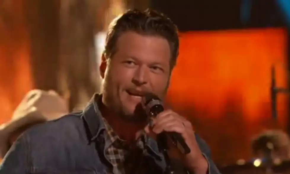 Blake Shelton Brings His Hit ‘Boys Round Here’ to The Voice Stage [VIDEO]