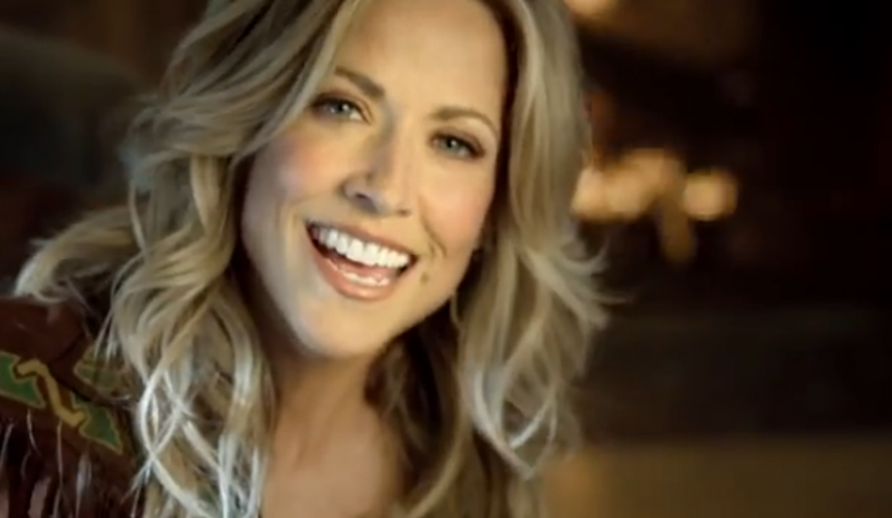 See A Stay-cation Done Right in Sheryl Crow&#8217;s New Music Video for &#8216;Easy&#8217; [VIDEO]
