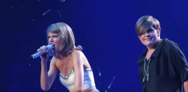 Lubbock Native Natalie Maines Joins Taylor Swift Onstage