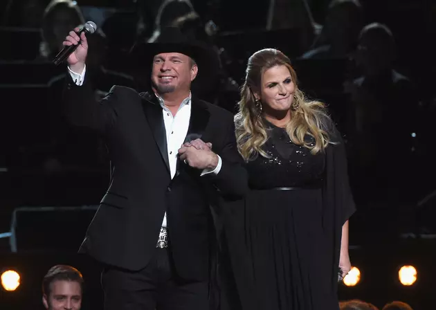Show Us Your Best Country Couple Picture &#038; You Could Meet Garth Brooks and Trisha Yearwood in Lubbock