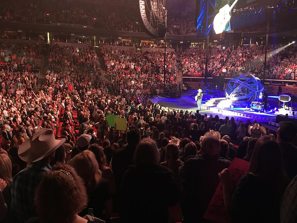 Garth Brooks Stops Lubbock Show and Sings to Couple’s Unborn Baby [Watch]