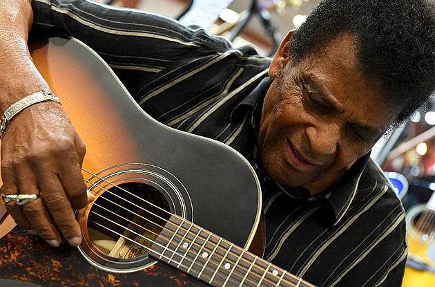 Country Legend Charley Pride Performs Live Near Ruidoso